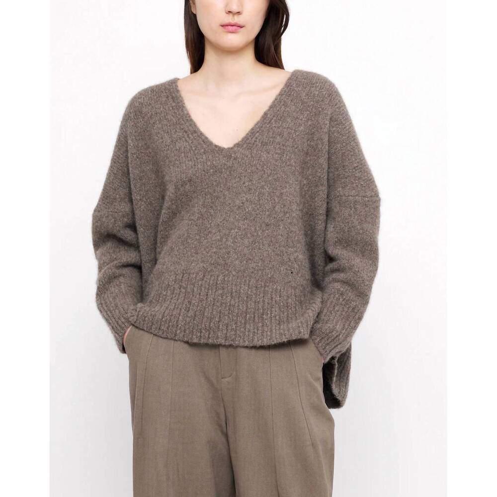 NEW 7115 BY SZEKI chunky v-neck sweater in umber